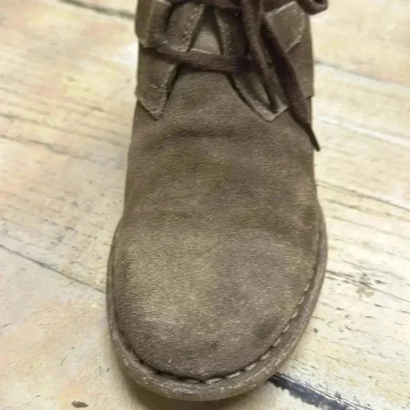 CLARKS - WOMENS CARLETA LYON LOW BOOT SIZE 8 - Picture 3 of 9